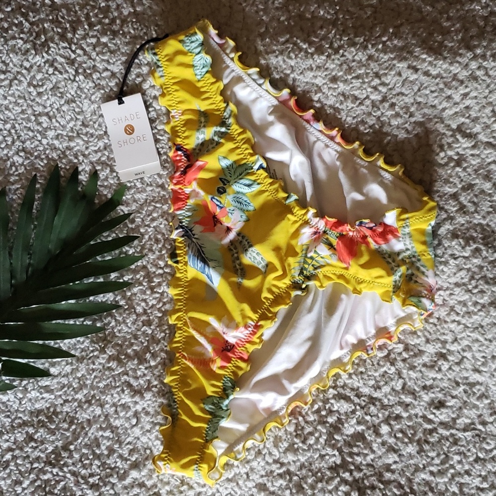 NWT Tropical Ruffled Scalloped Scrunch Bikini Bottoms